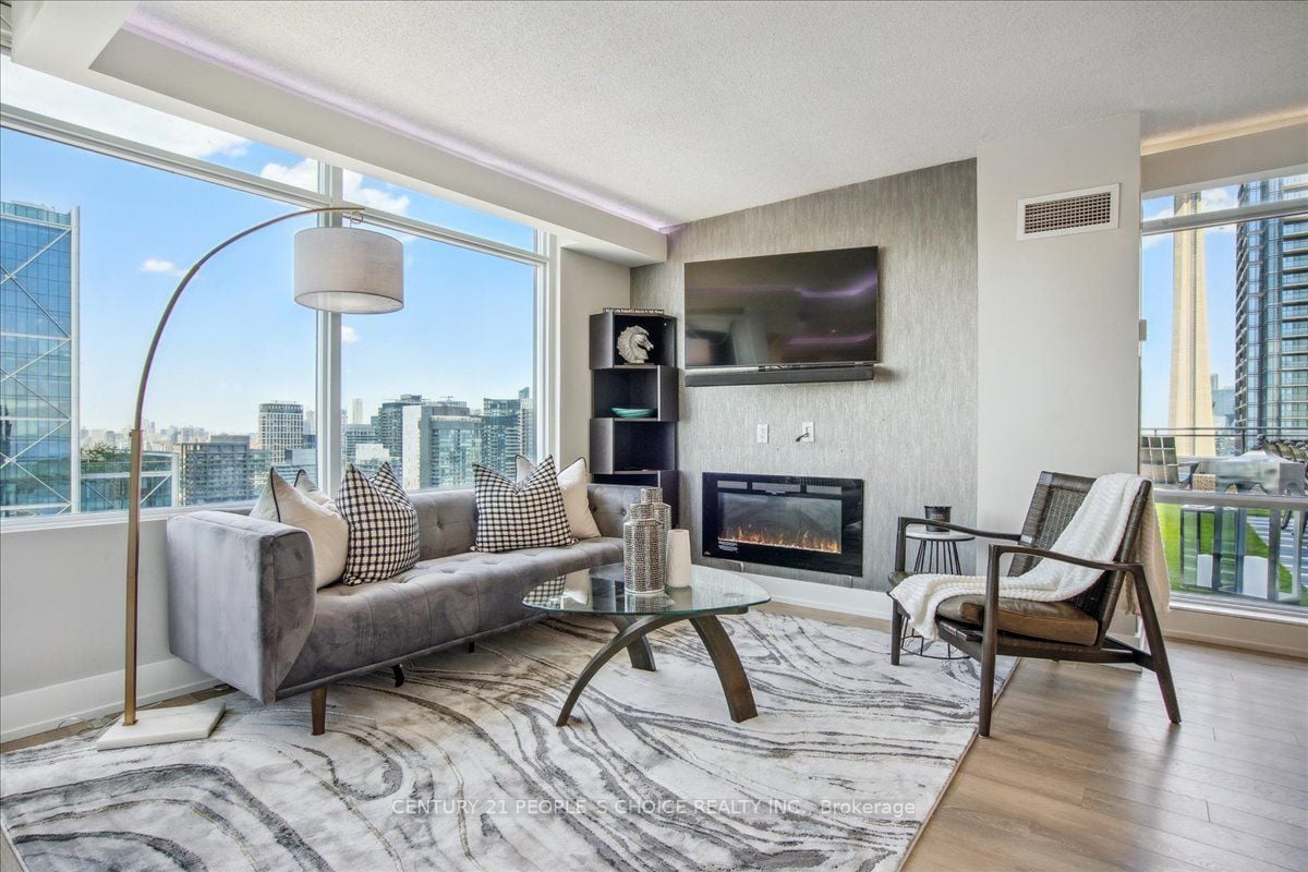 WATERFRONT PENTHOUSE BEAUTY 