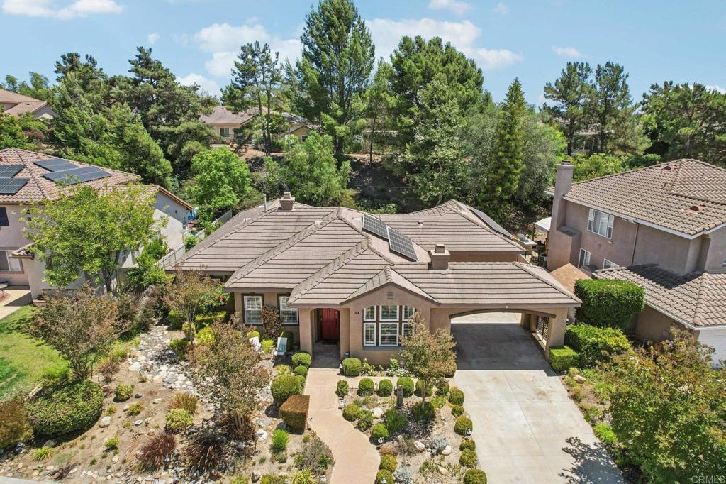 744 Inverlochy Dr