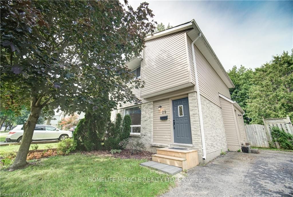 29 Ranchwood Cres