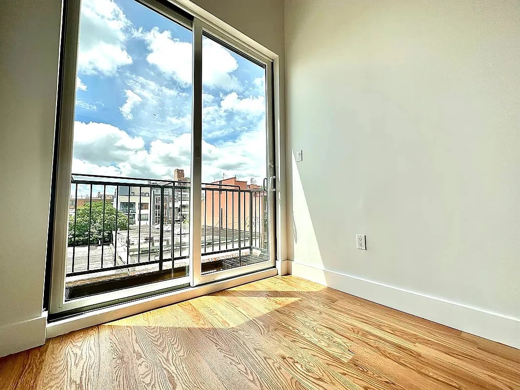 959 Metropolitan Avenue #3L