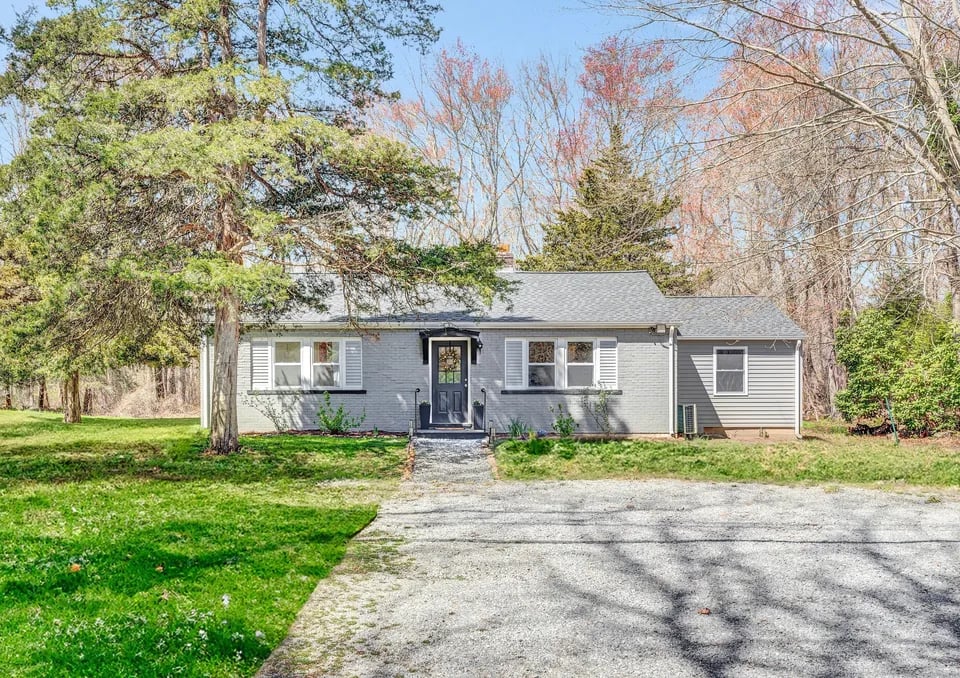 218 Nut Plains Rd