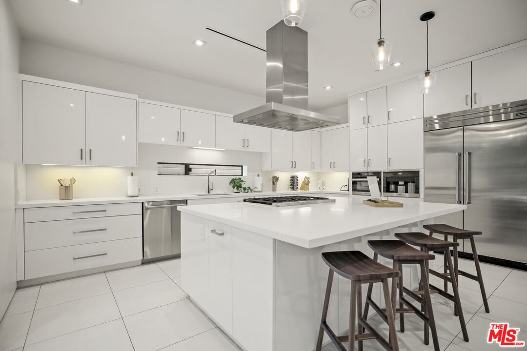 N Crescent Heights Blvd, 90046