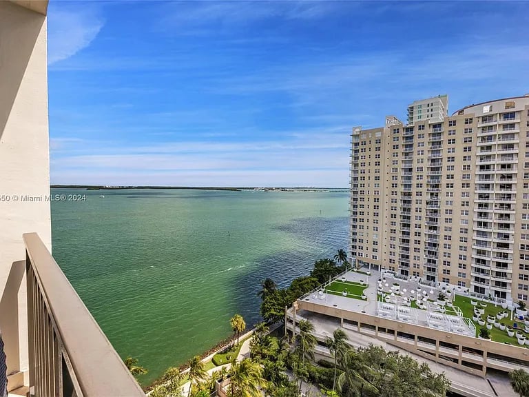 520 Brickell Key Dr #A1505