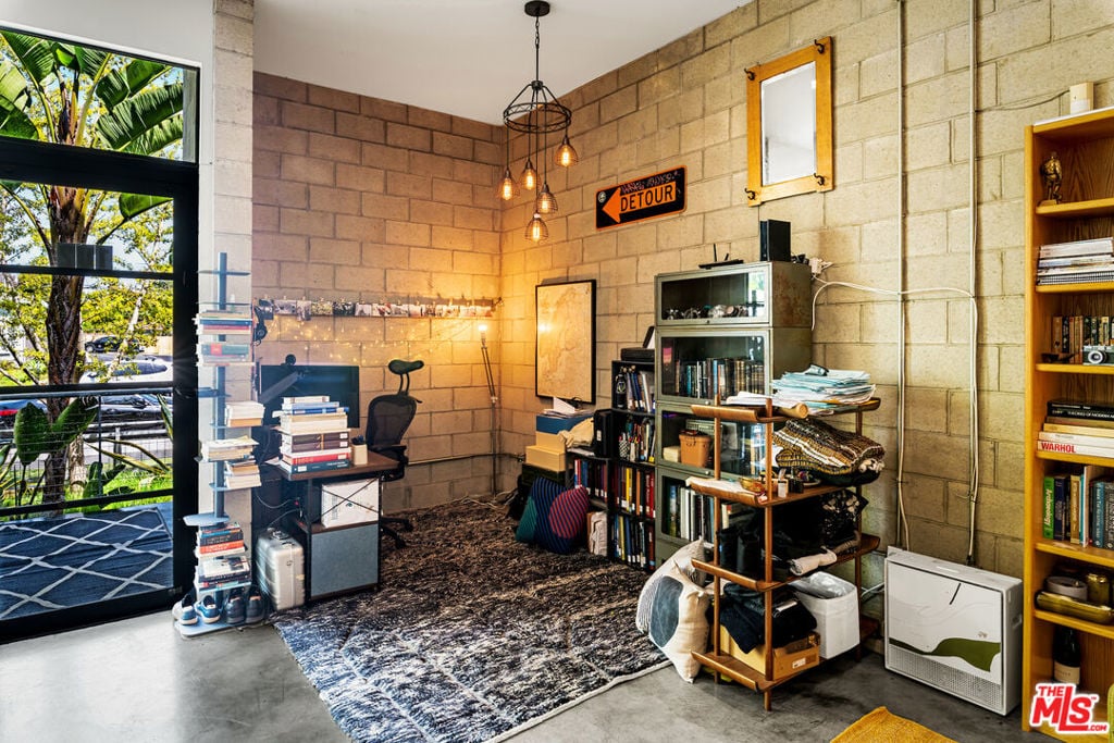 1534 17th St, #102
