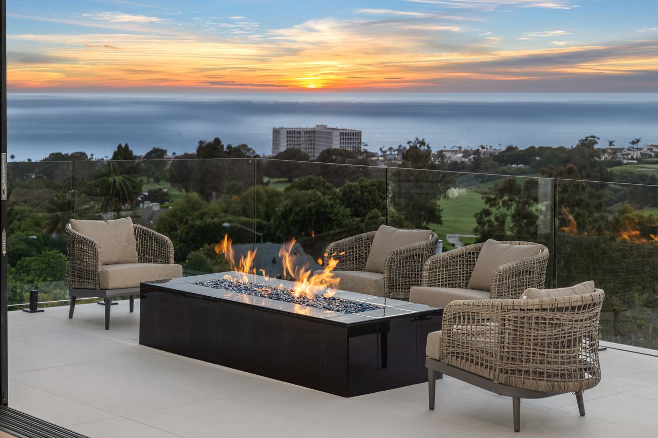 6627 Muirlands Dr, La Jolla, CA 92037