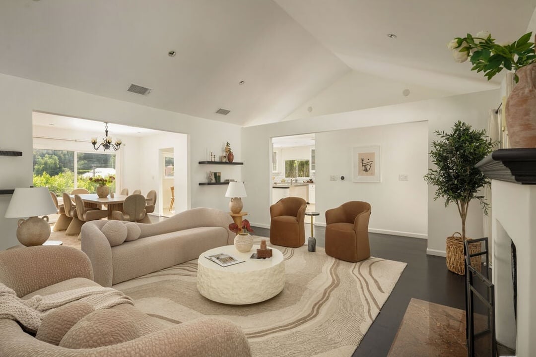 Windmere Pavilion, St Ives Dr, 90069