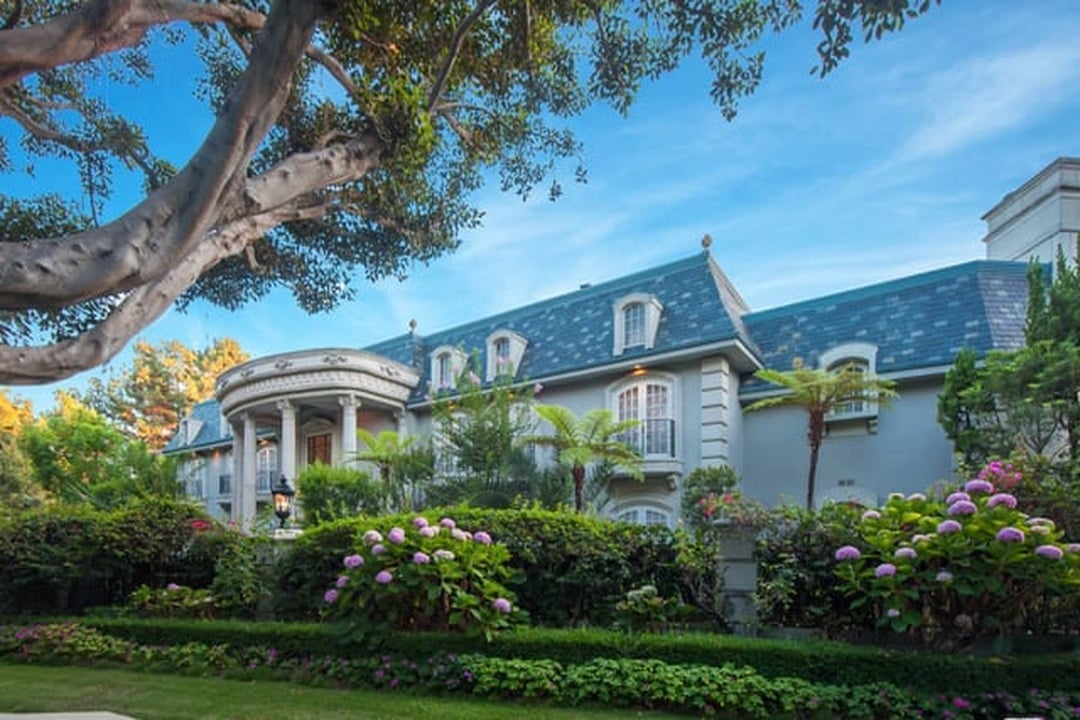 Manor Paradise