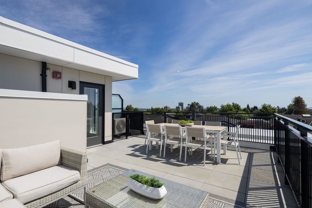 735 W 49th Ave, #233