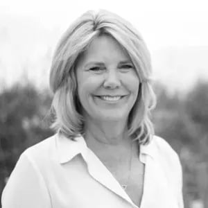 Martha Stroop Santa Rosa Beach, FL Real Estate Agent Headshot