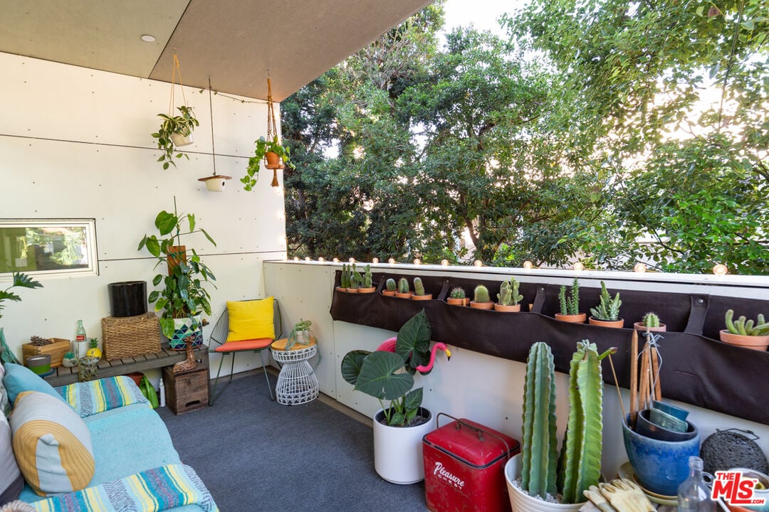 1351 Havenhurst Dr Unit: 203