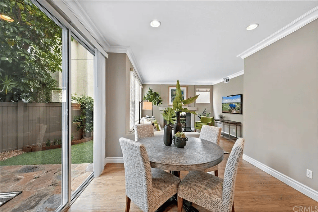 123 Colony Way