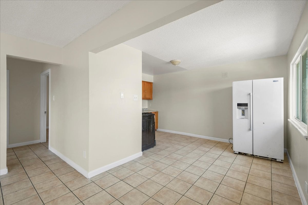 7123 Holly St, Oakland, CA 94621