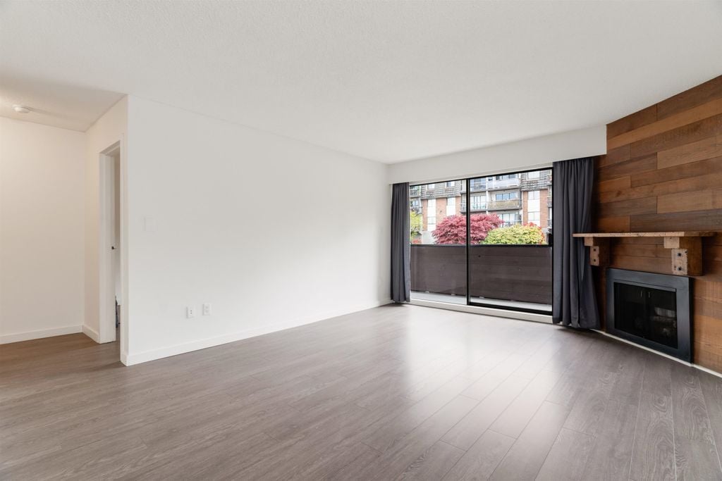 341 W 3rd St, #203