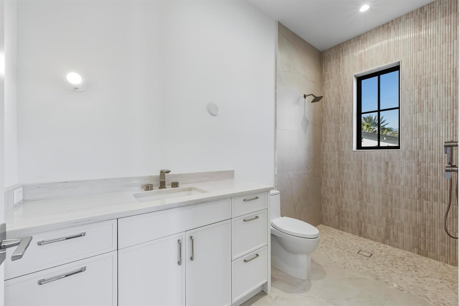 2442 Bay Circle