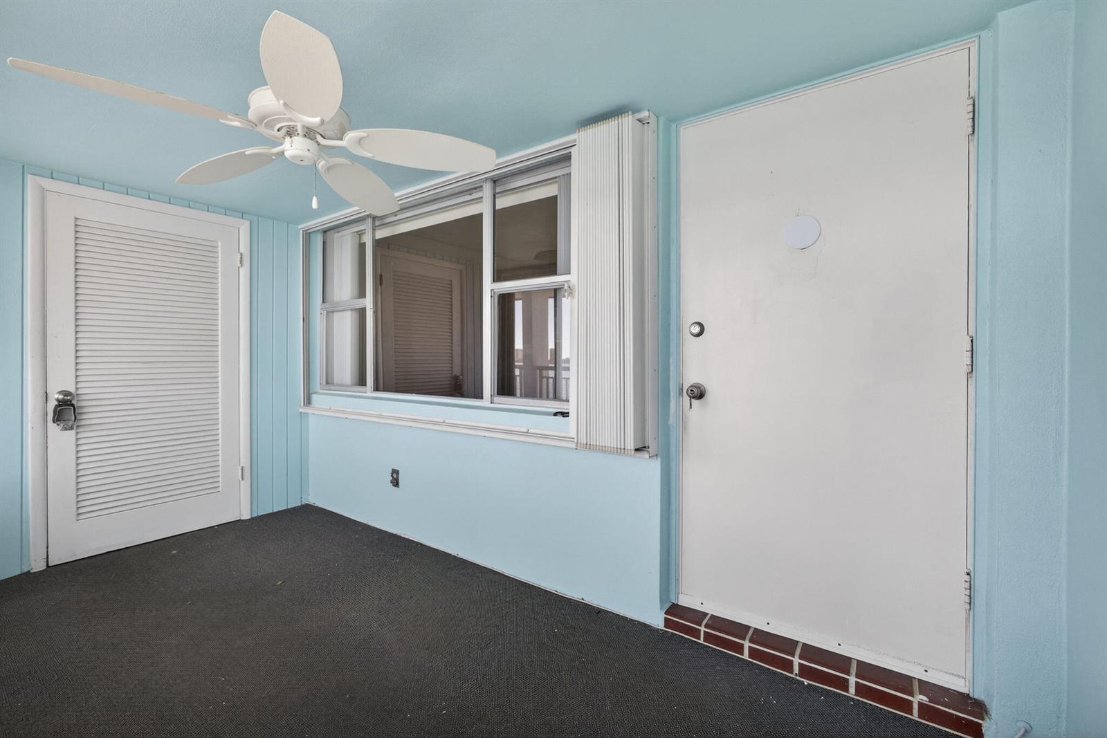 100 Shore 307 Ct