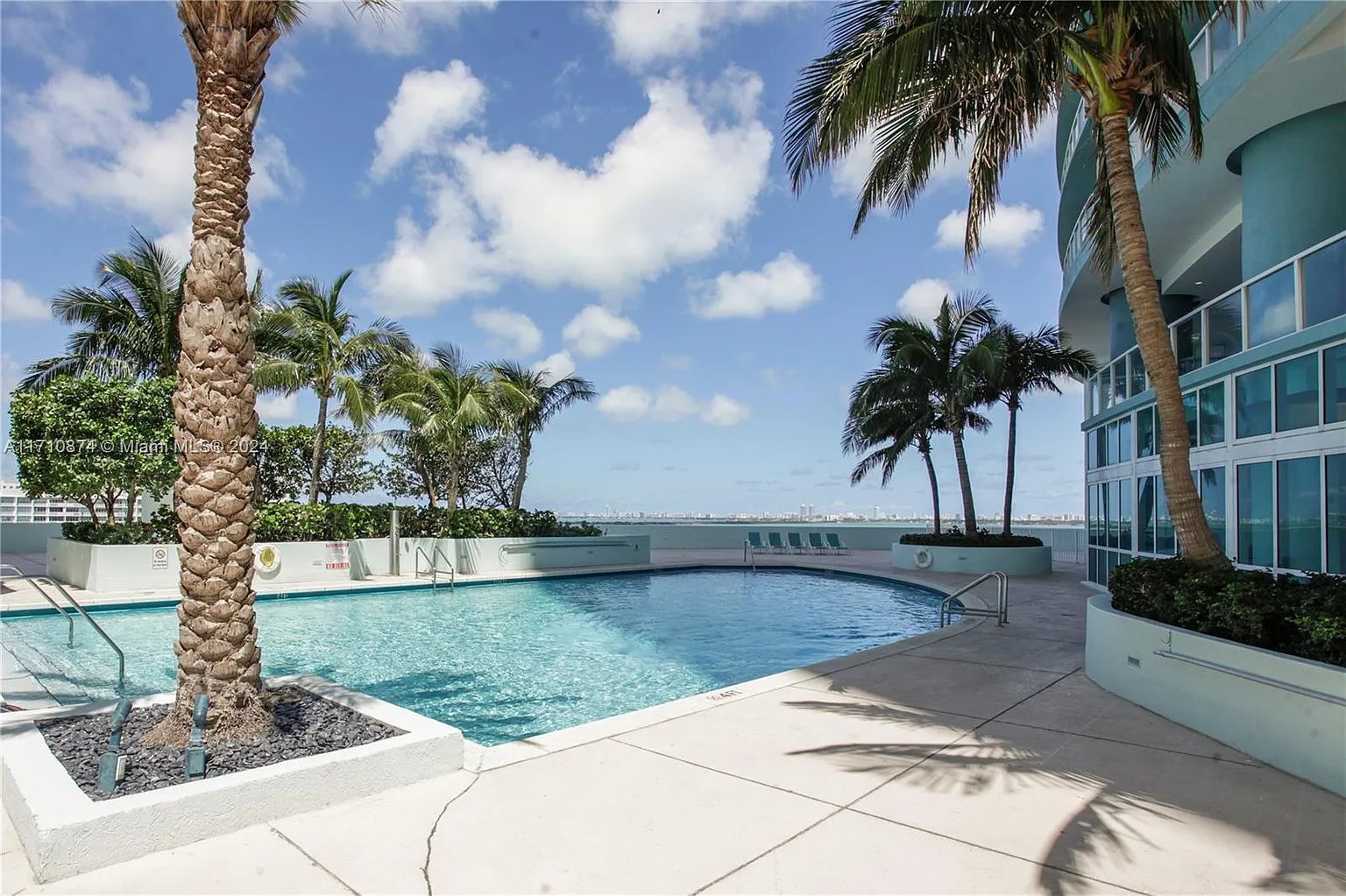 1900 N Bayshore Dr APT 2902