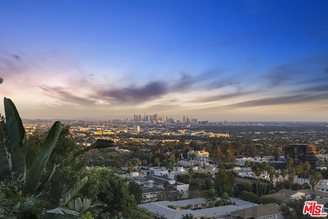 8130 W Laurel View Dr