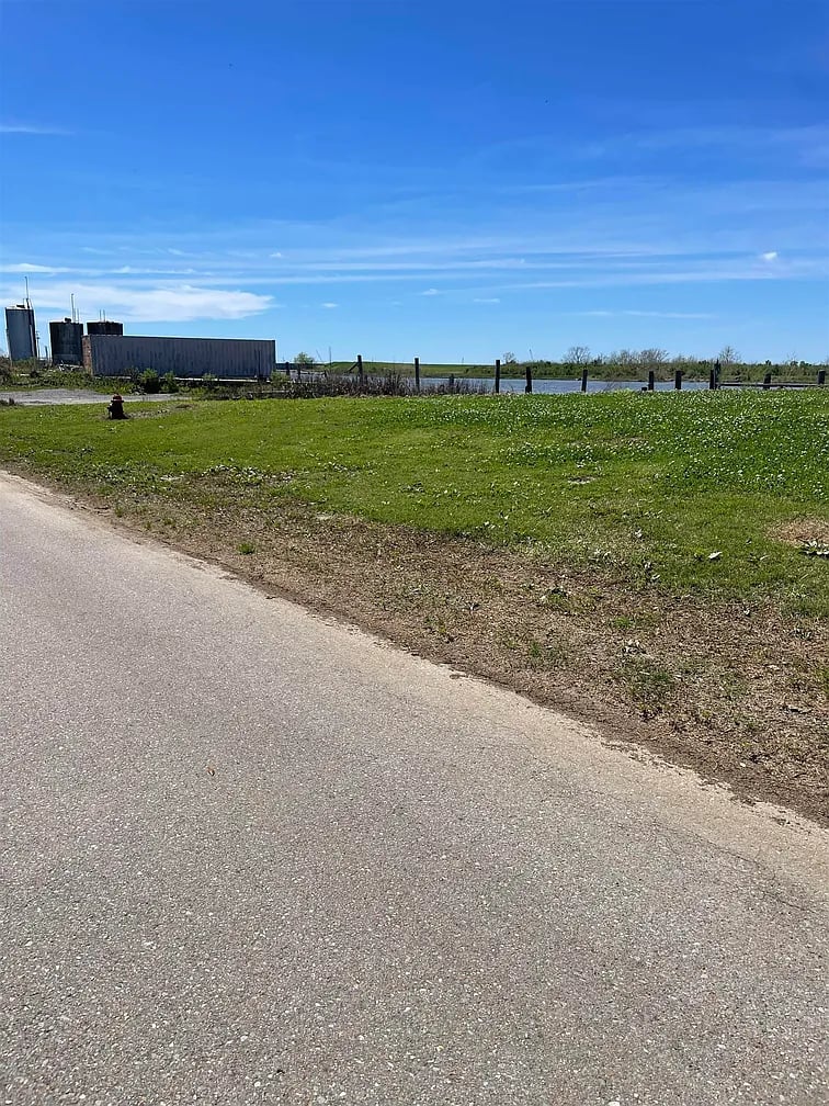 2168 Hwy 55