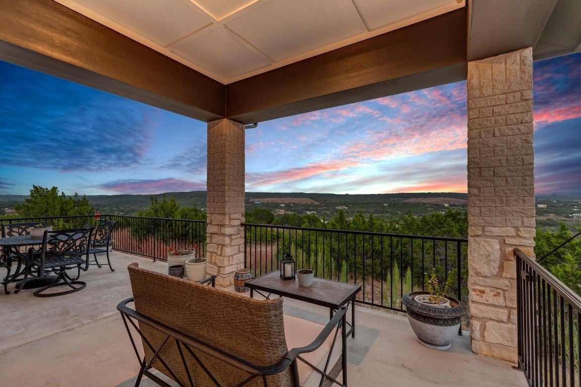 500 Balcones Ridge Way