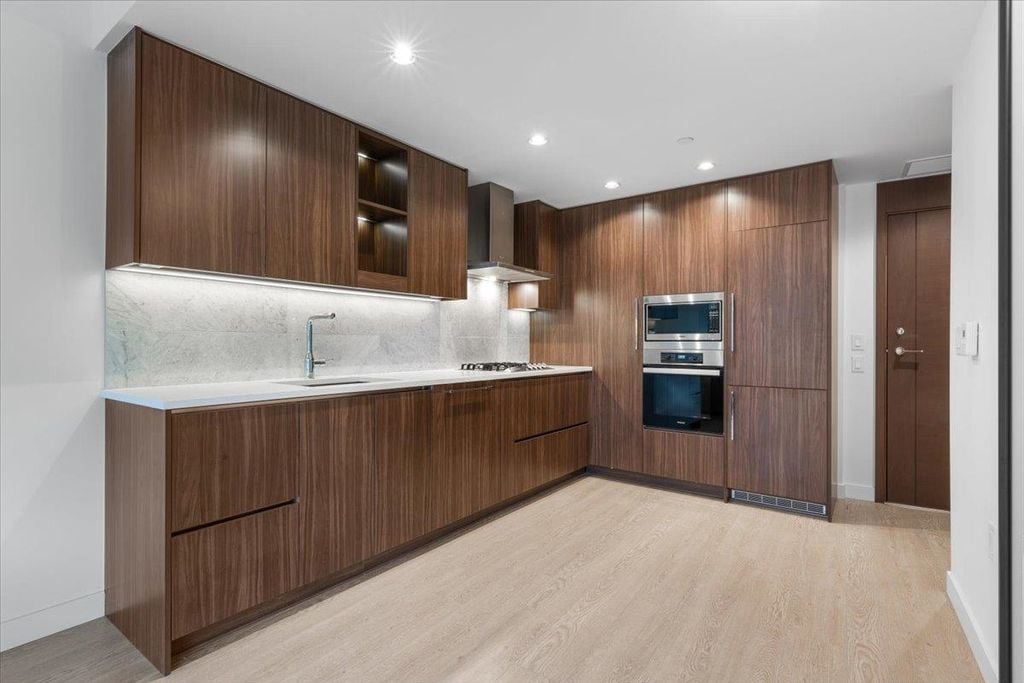 89 Nelson St, #1410