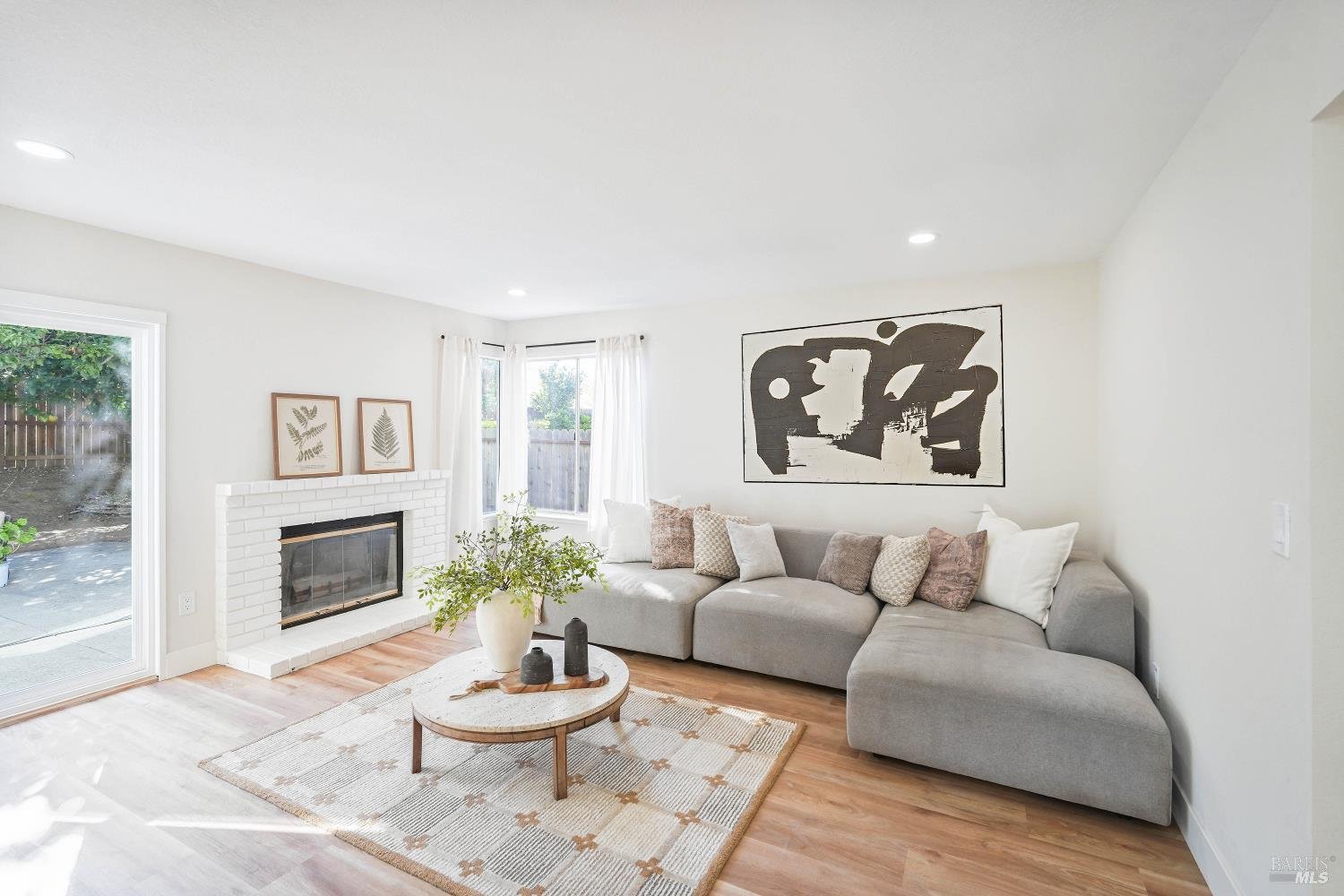 5050 Lakeview Circle