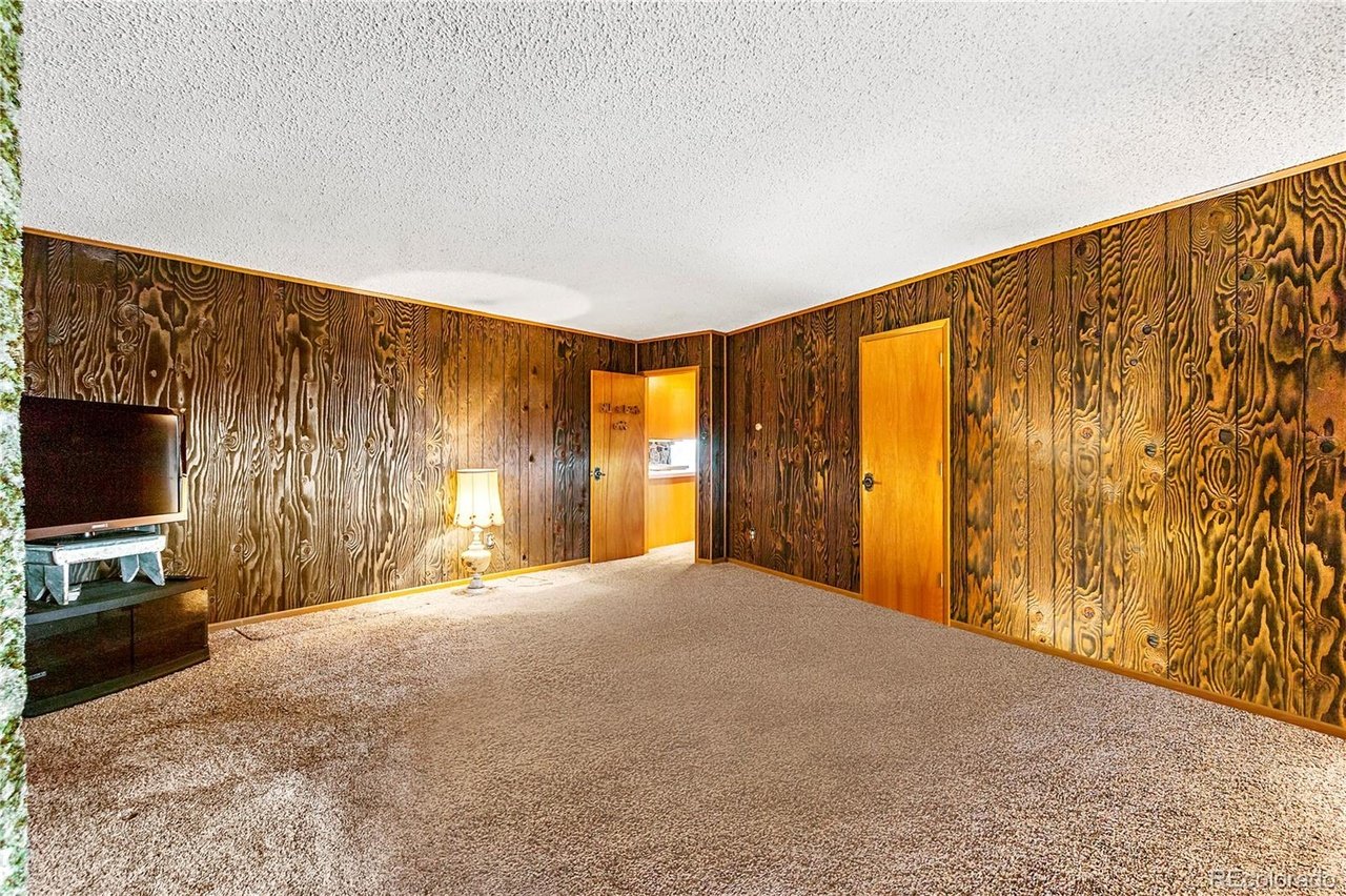 277 Hyland Dr