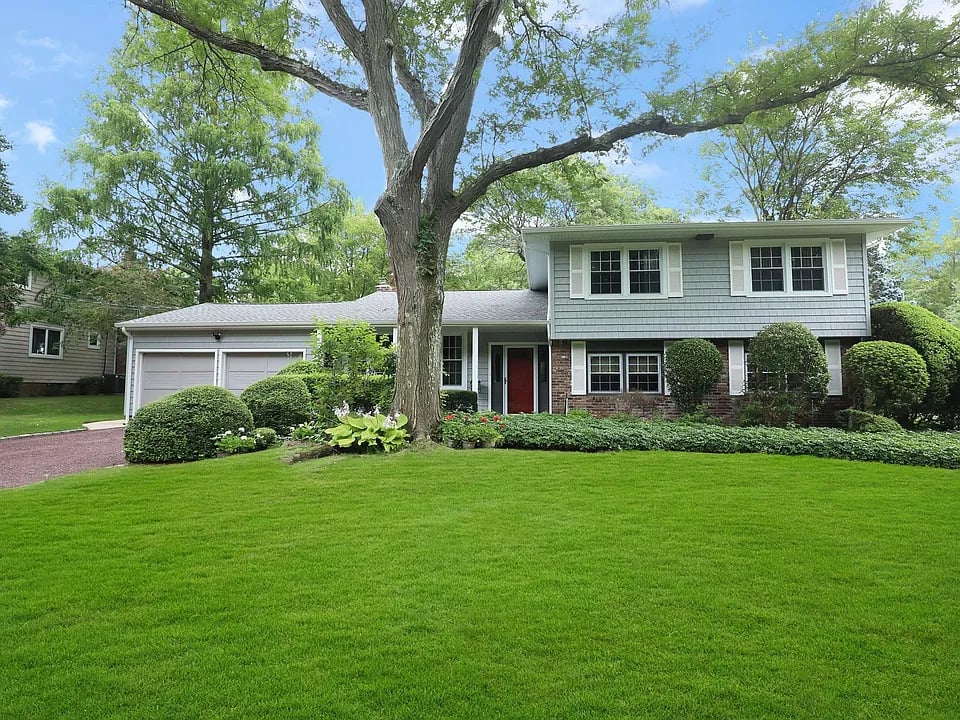 65 Harvard Dr