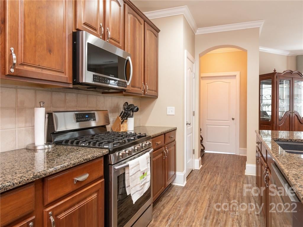 2704 Occaneechi Ct
