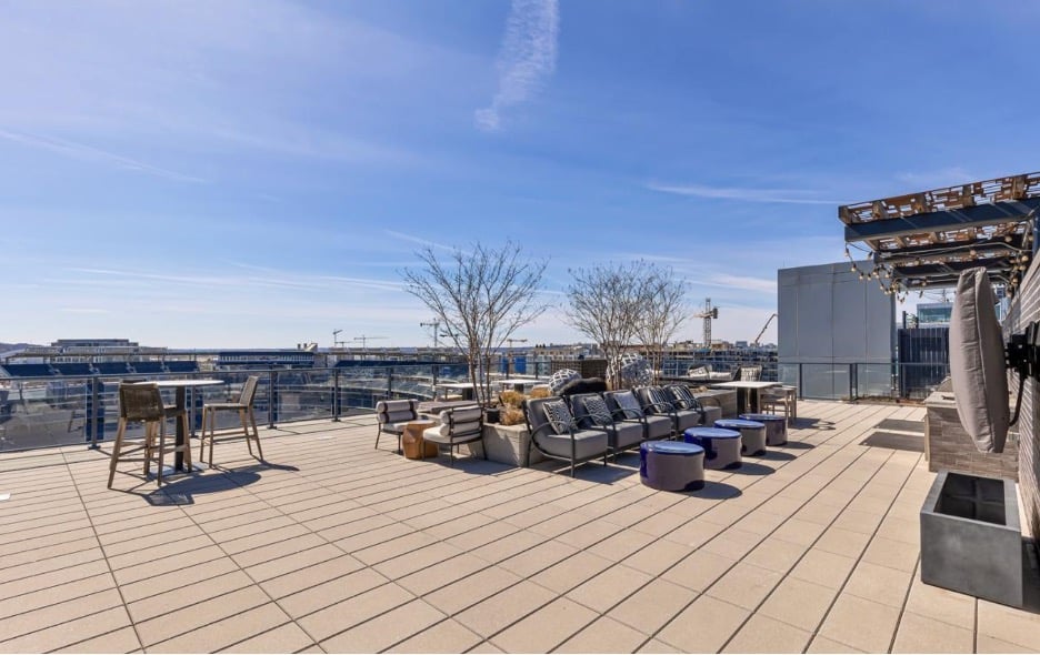 70 N St SE N913