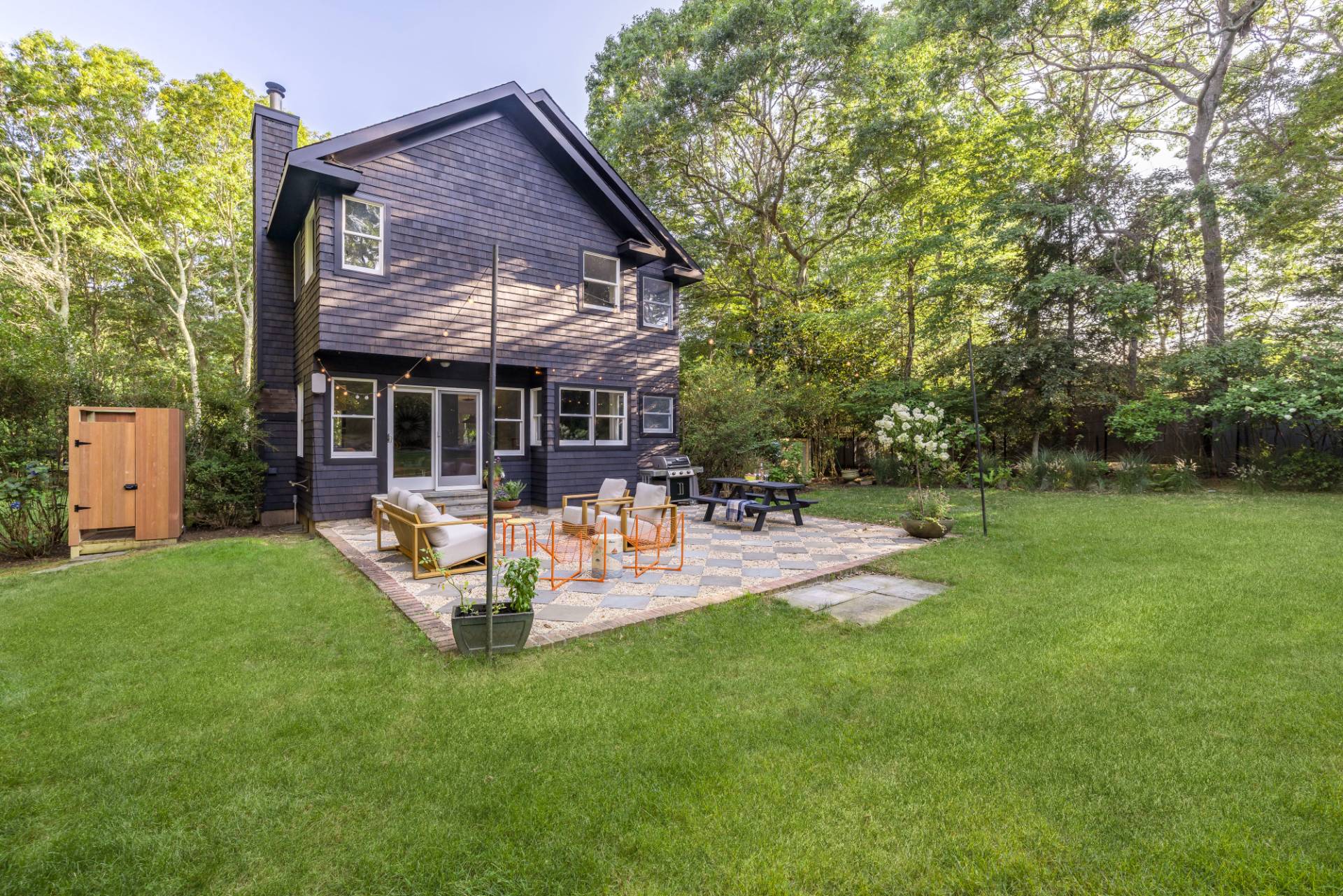 7 Wooded Oak Lane, East Hampton