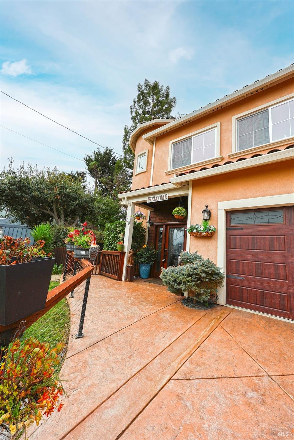 69 Graceland Dr