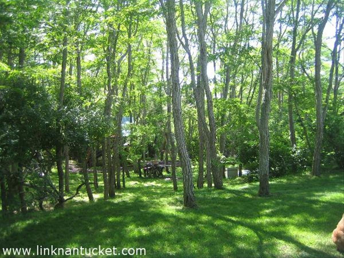 21 R Madaket Rd