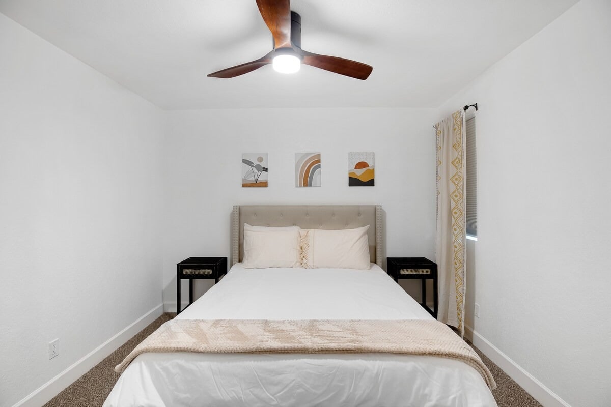 Huge Golf Course Home-Free Heated Pool/Theatre/Gym