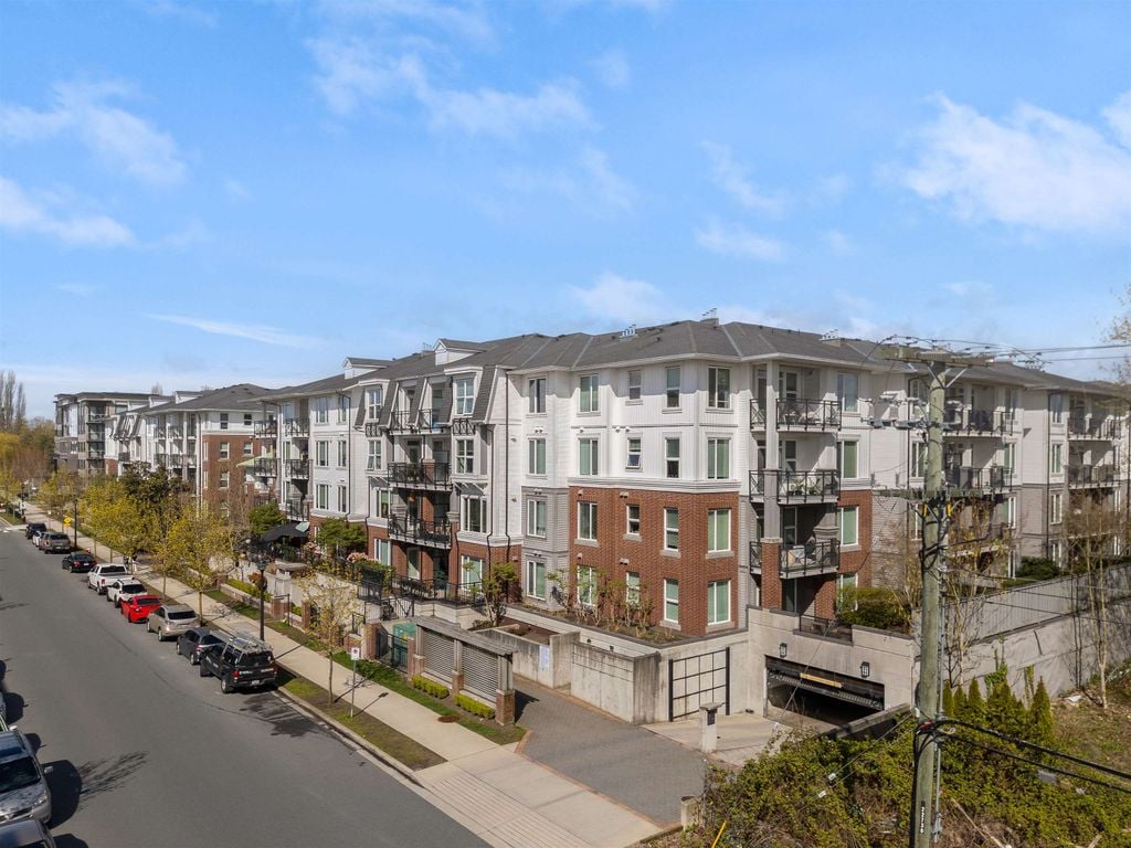 9399 Odlin Rd, #318