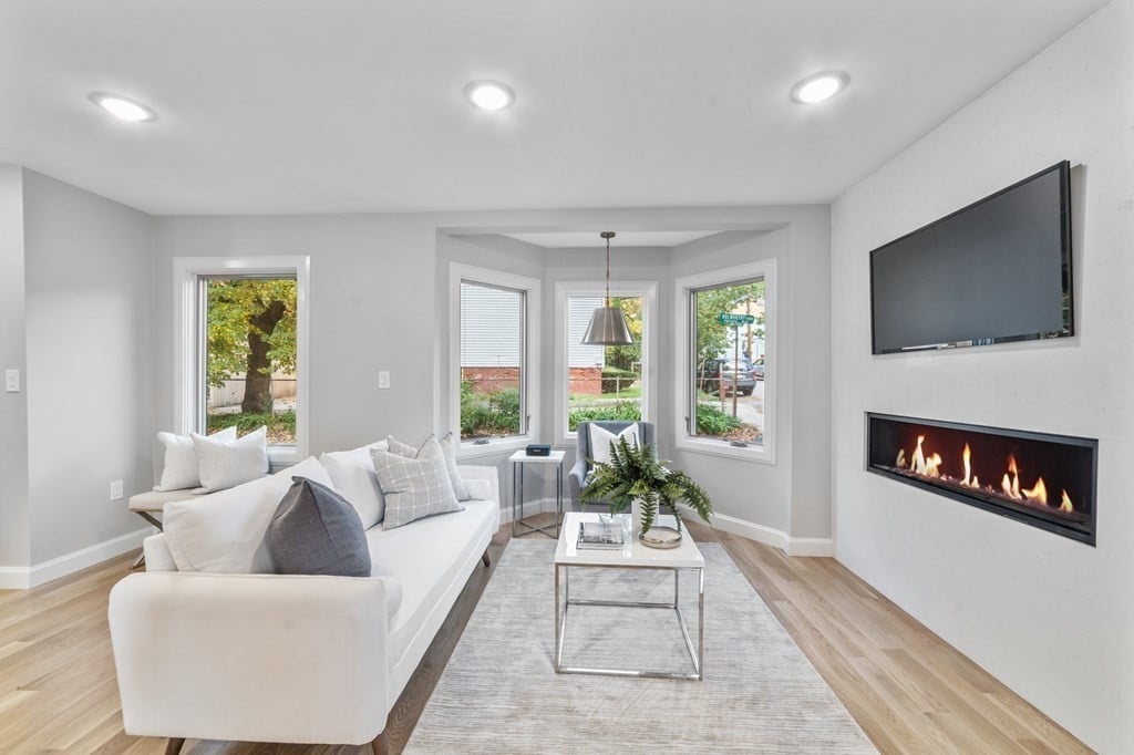 90 Holworthy St Cambridge, MA 02138