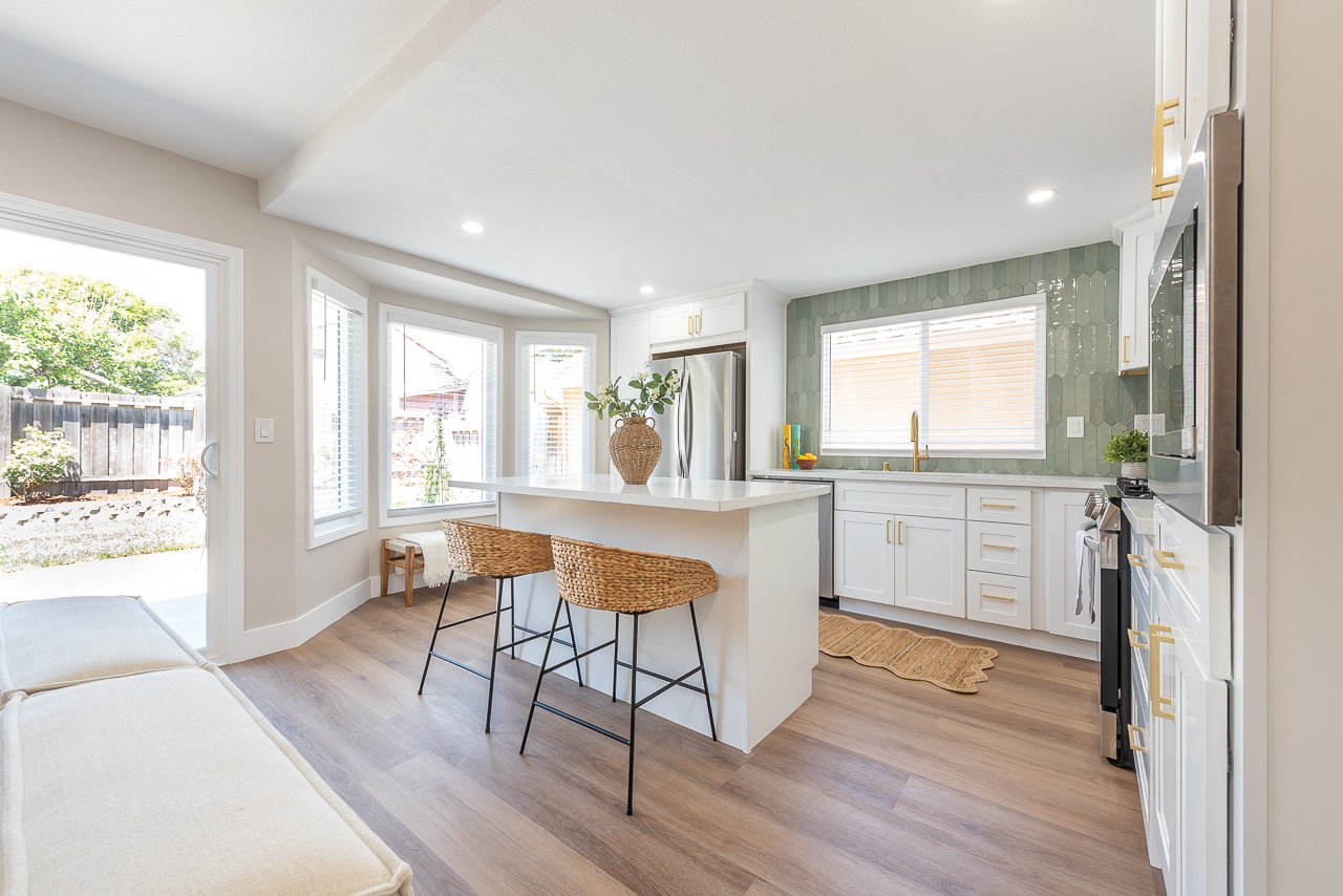 Newly Remodeled. 1 Bed/Bth down, Pioneer Elem!