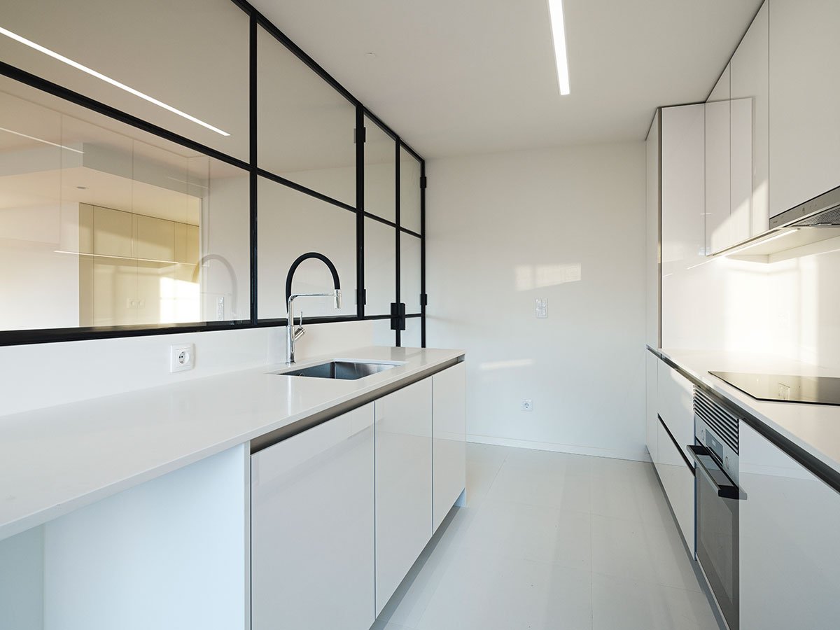 Modern 3-Bedroom Apartment with Balcony in Central Vila Nova de Gaia