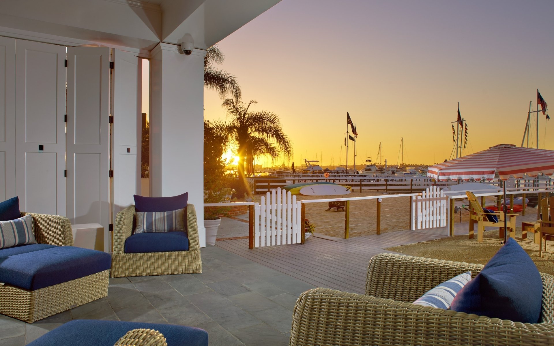 1324 E Balboa Boulevard