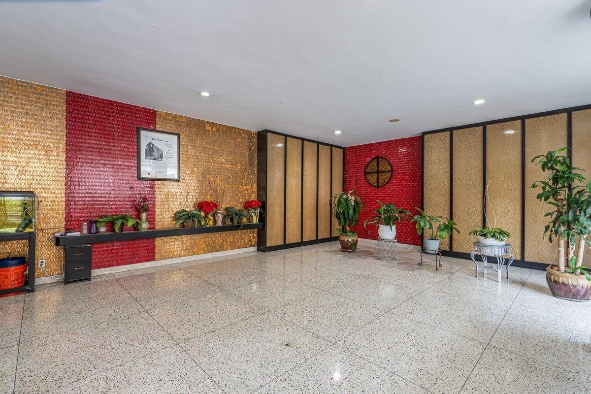 89-15 Parsons Boulevard #3J