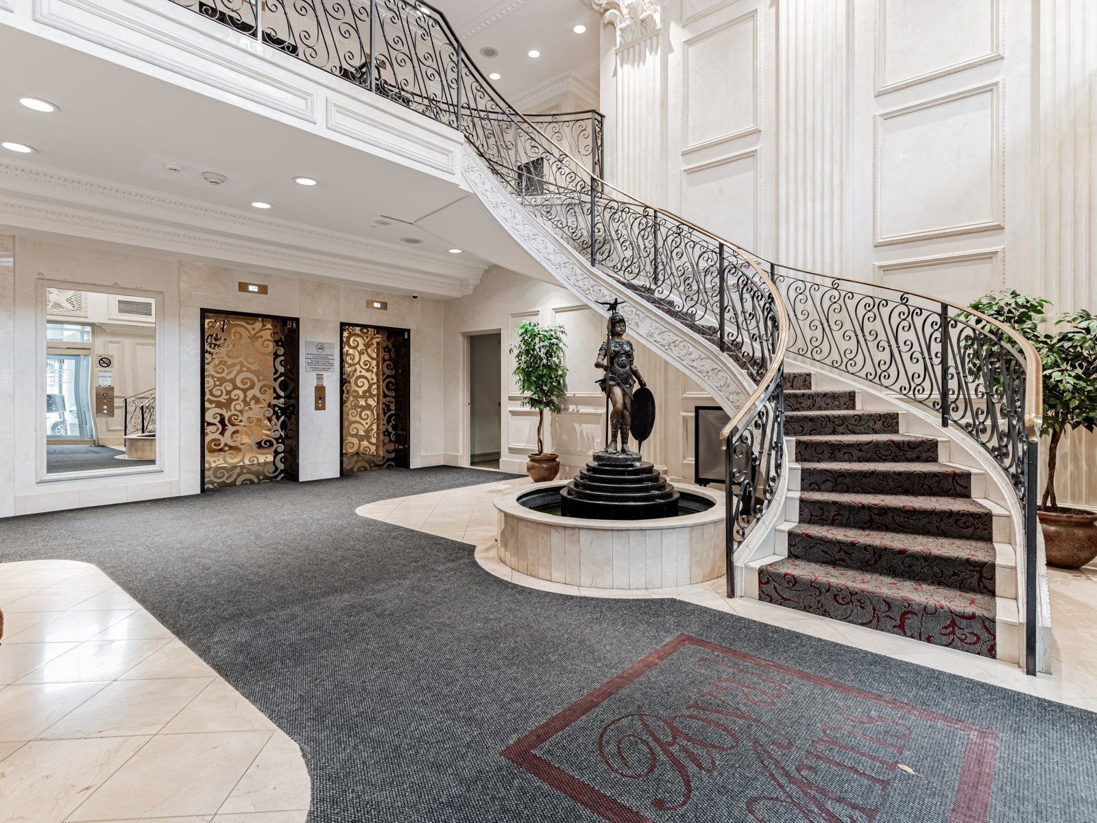 Prestigious Royal Arms Residence