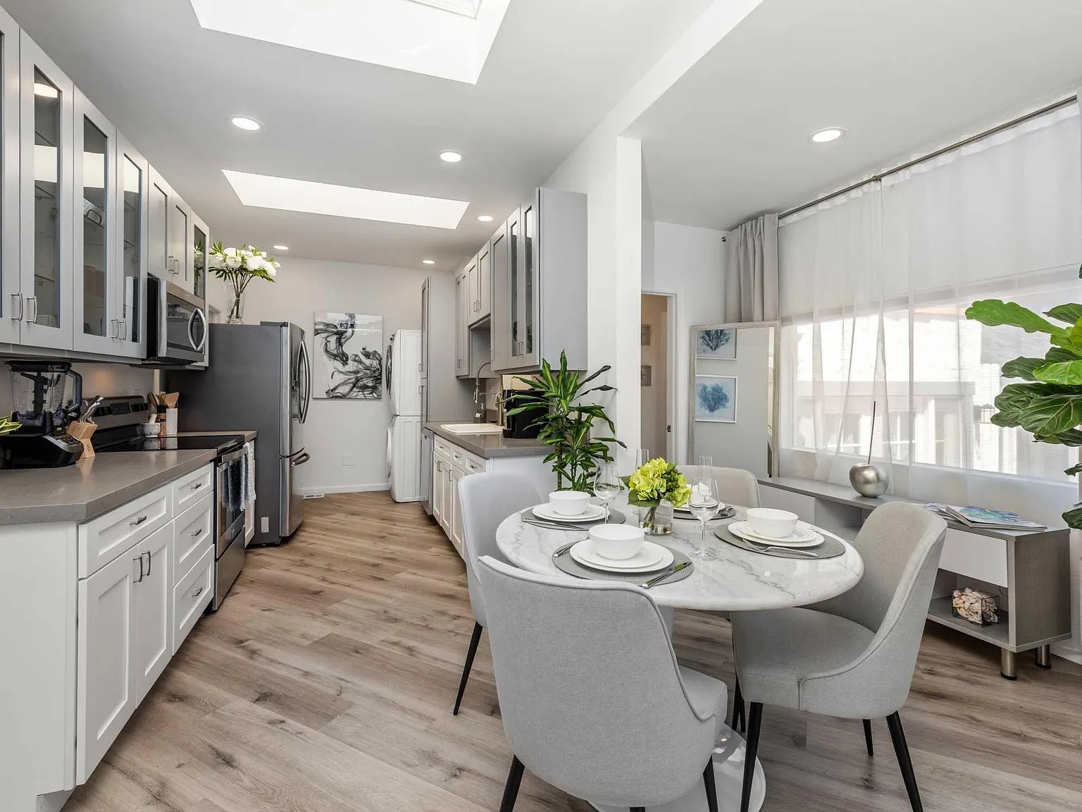 8823 Betty Way, West Hollywood 