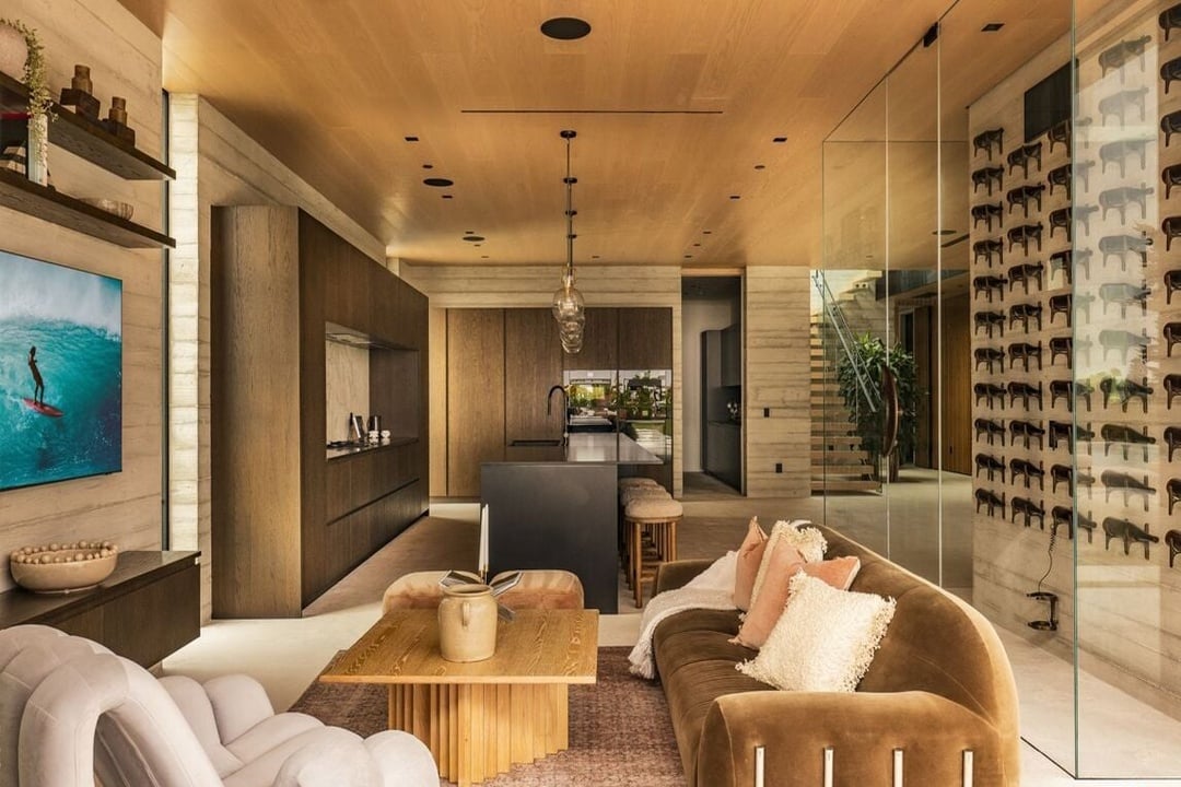 Skyreach Manor, Dume Dr, 90265