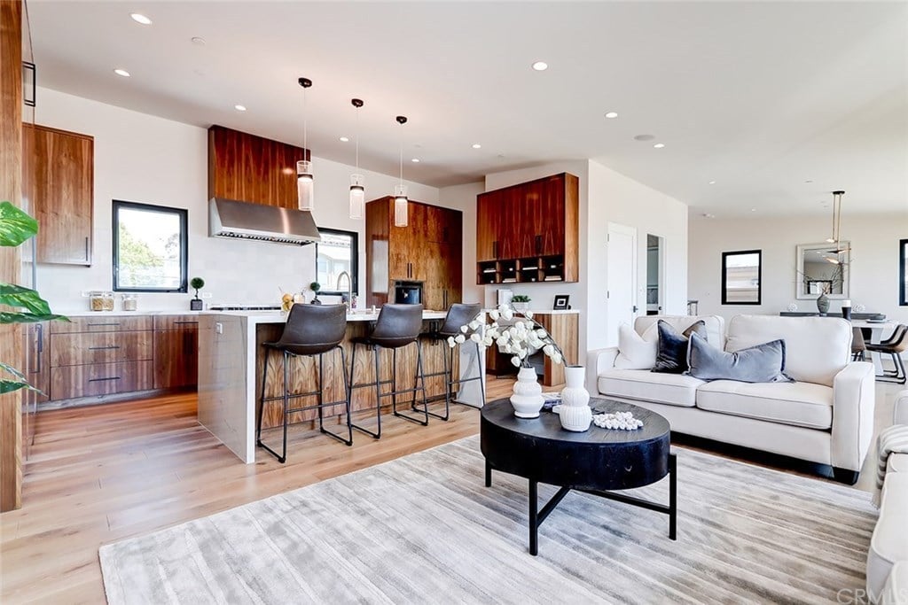 1705 Bayview Dr