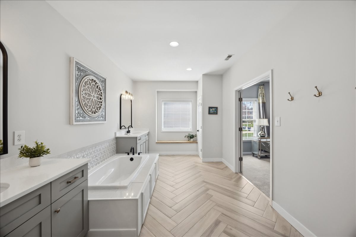 4513 Lake Summer Mews