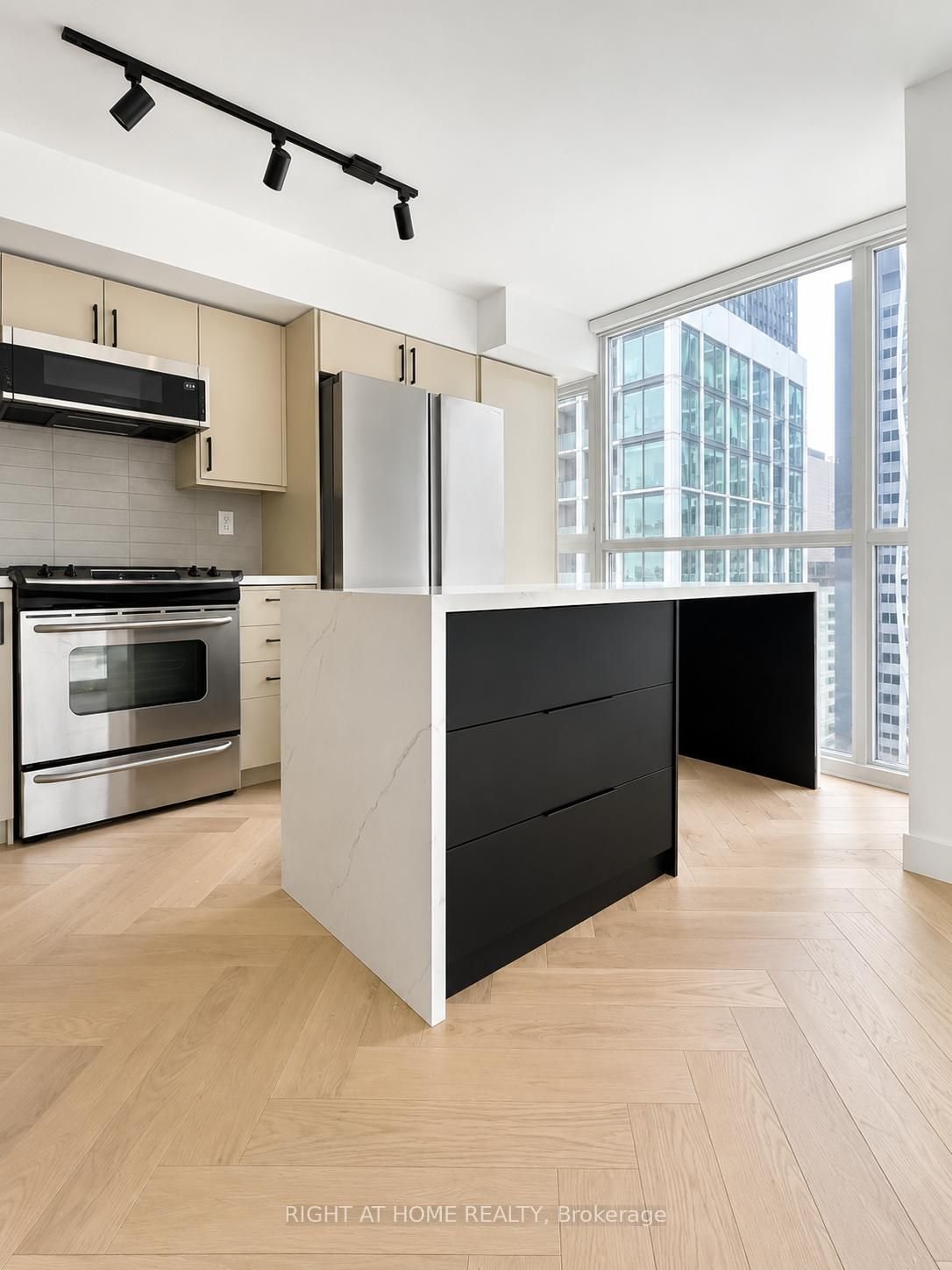 PENTHOUSE AT 9T6