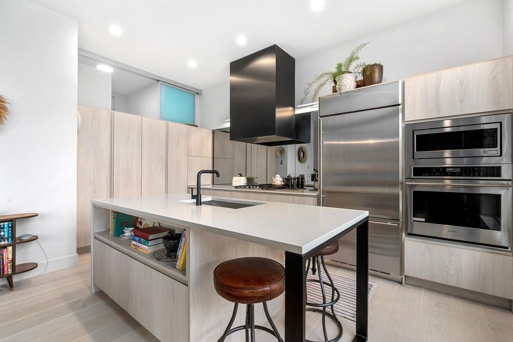 300 Salter St, #310