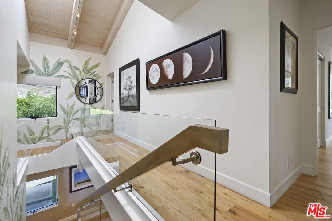 Solis Vista, Serra Rd, 90265