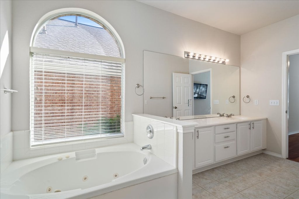10937 Colonel Winn Loop