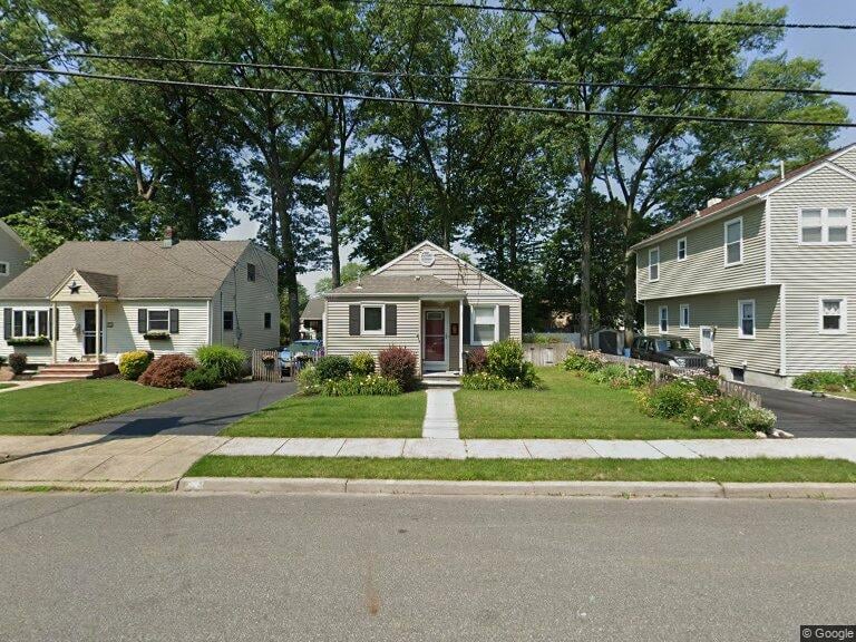 74 6th Ave