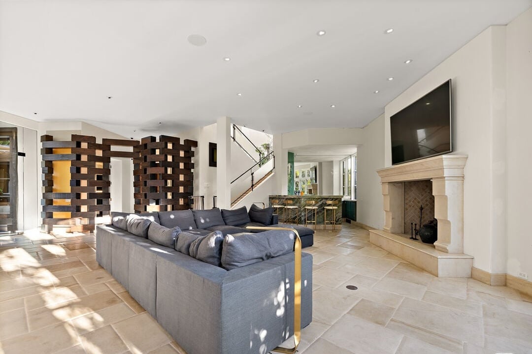 Century Woods Dr, 90067